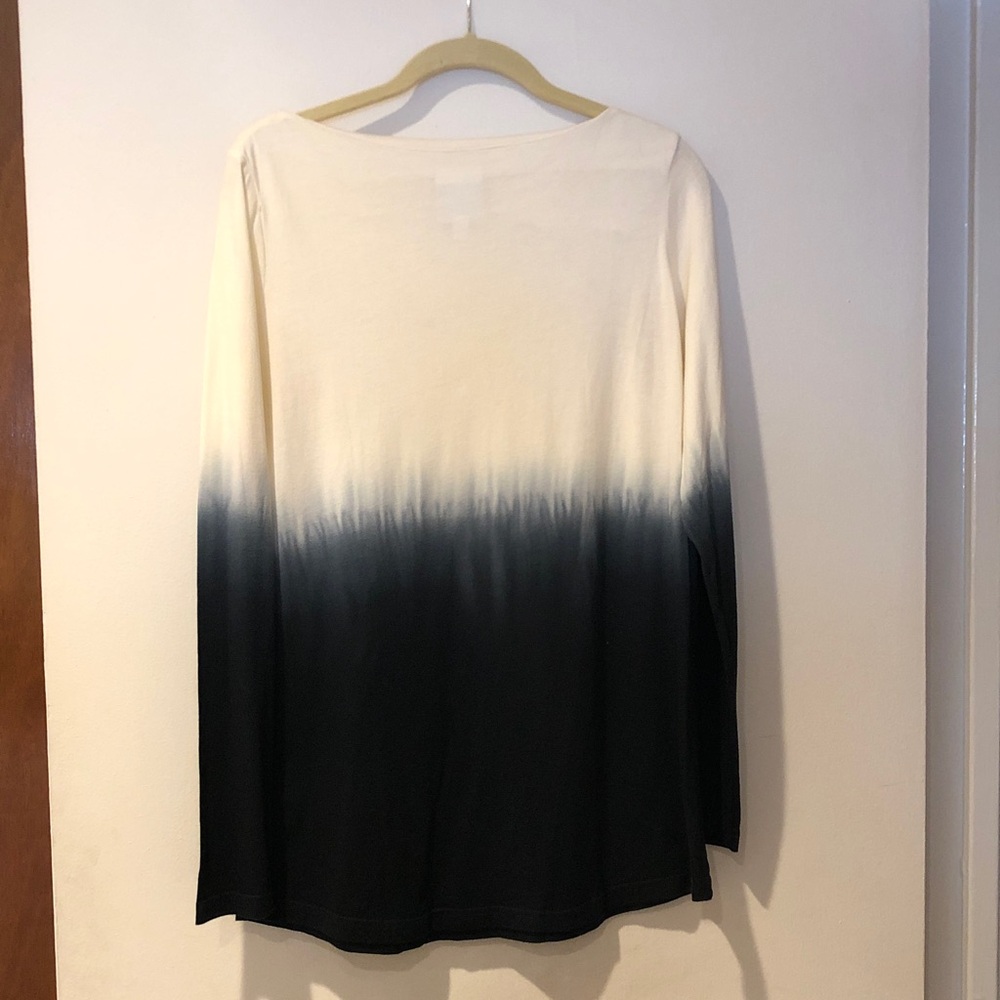 DG2 by Diane Gilman Vintage LS Creamy White to Black Gradient Pullover Top